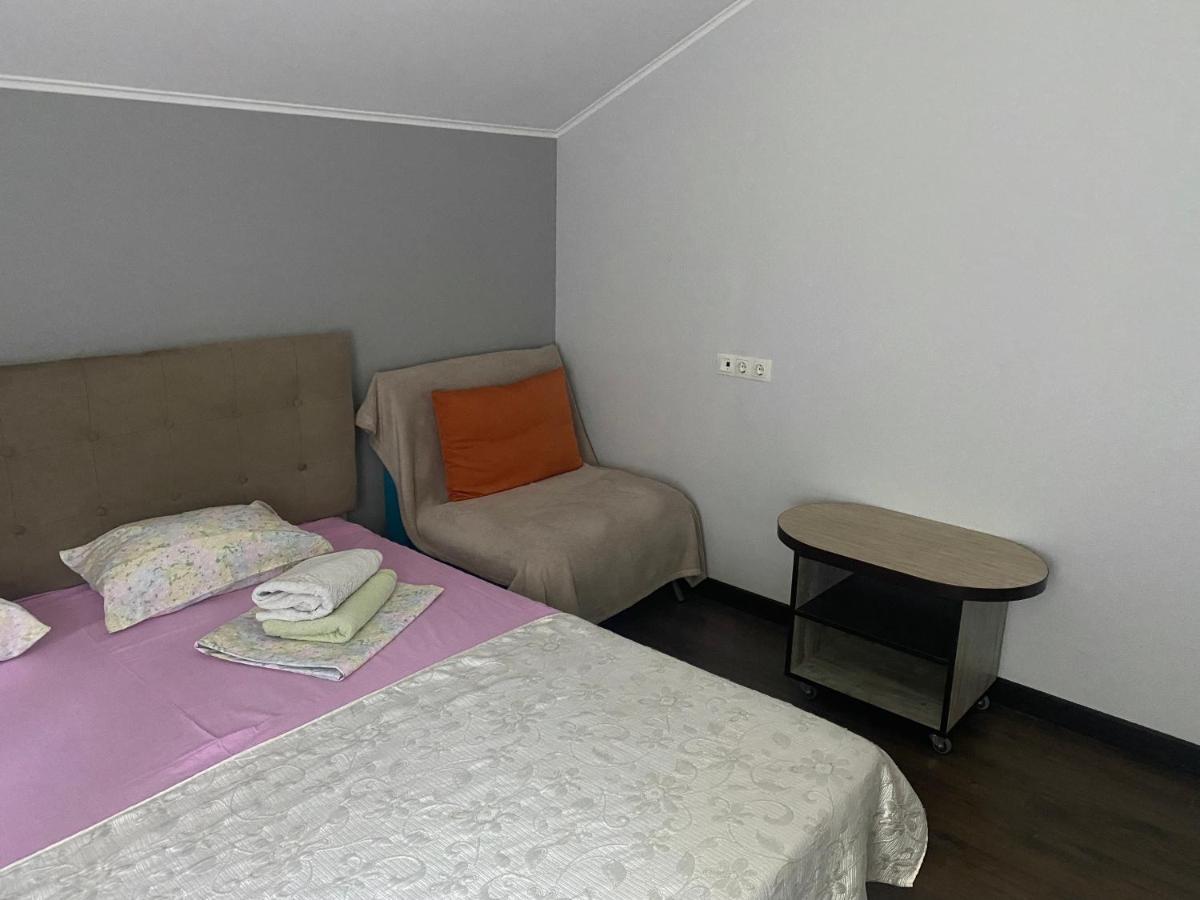 Guest House Olzhycha 45 Б Kiev Bagian luar foto