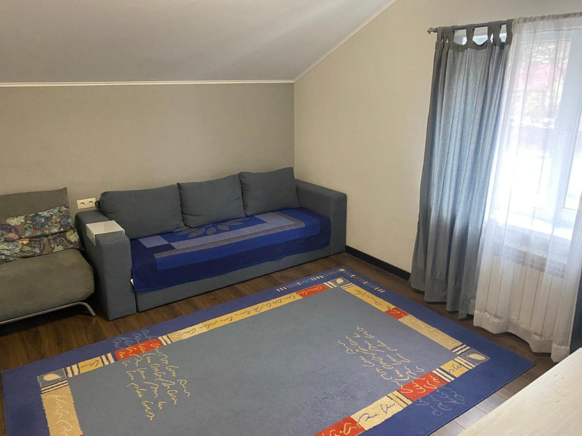 Guest House Olzhycha 45 Б Kiev Bagian luar foto